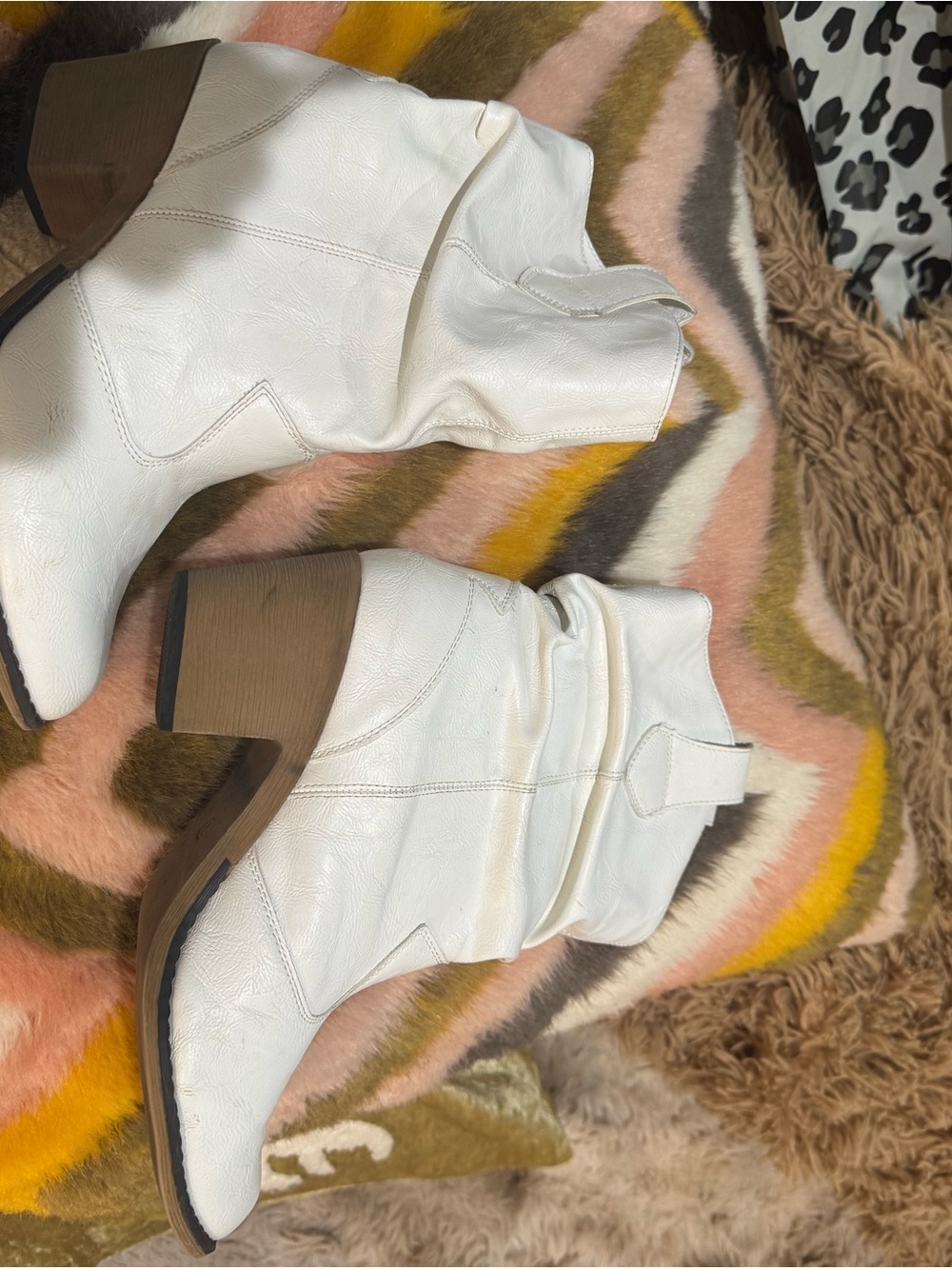 Source Unknown White Western-Inspired Ankle Booties with Stacked Heel